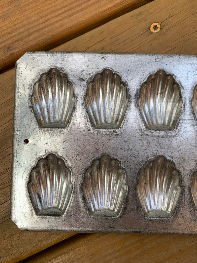Vintage 1930s to 1940s Chocolate Shell Mold Tin Kitchen Decor Etsy
