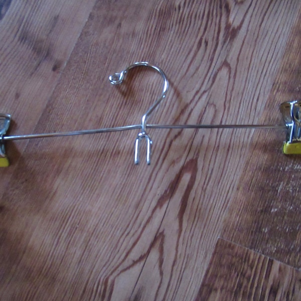 Vintage Silver Tone Chrome Metal Clothes Hanger Yellow Rubber/Vinyl Pinch Clips/Grips Pants/Skirts/Repurpose Display 1960s to 1980s