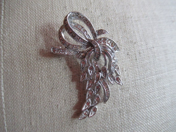 Vintage Women's Clear Rhinestone Brooch Small Bow… - image 3