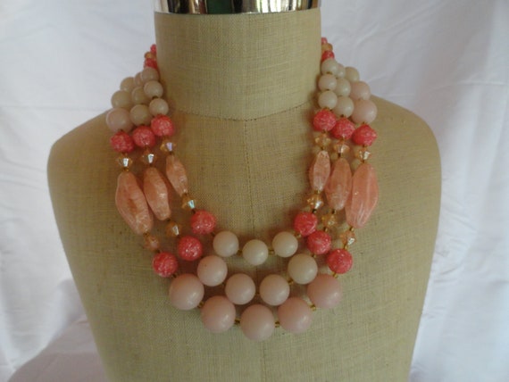 Vintage Women's Pink Beaded Necklace Gold Tone Ad… - image 1