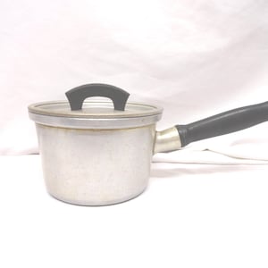 Vintage Wear-Ever Aluminum Pan with Lid, Small Size, No. 721, Half Quart