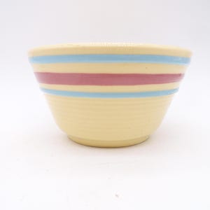 Vintage Small Mixing Bowl Choice, Striped Watt No.5, Pink Ceramic, Kitchen Display, 1930s-50s image 3