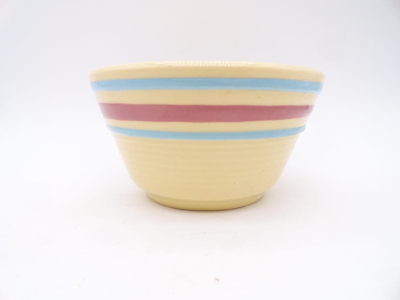 Vintage Small Mixing Bowl Choice, Striped Watt No.5, Pink Ceramic, Kitchen Display, 1930s-50s image 3