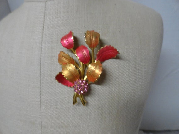 Vintage Women's Pink & Orange Leaf Pin Gold Tone … - image 1