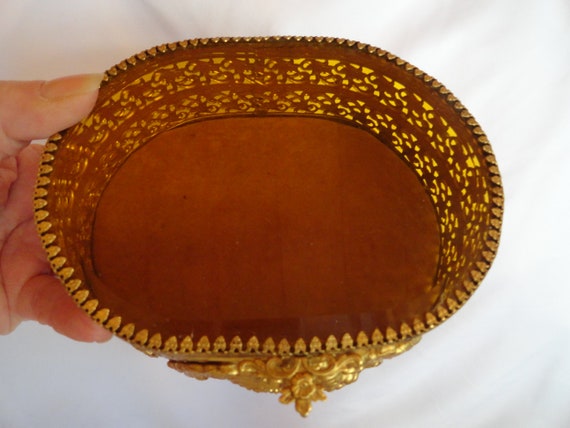 Vintage Oval Gold Tone Filigree Metal Jewelry Box… - image 8