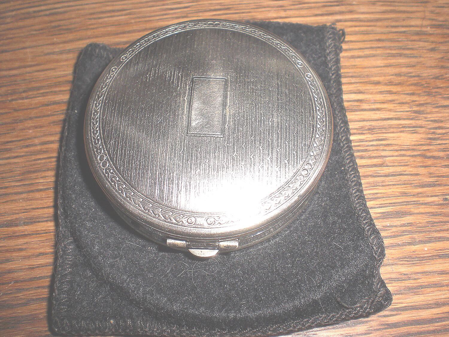 Vintage Richard Hudnut Face Powder Compact Deauville Made in