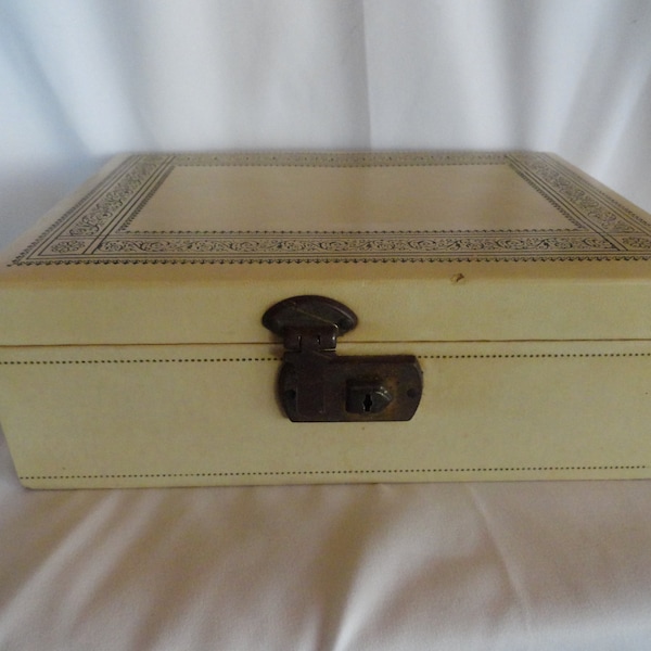 Vintage Women's Cream & Gold Accent Hinged Jewelry Box Music Box 1950s to 1970s Bureau Fleur De Lis Light Blue Velvet Inside Mirror Retro