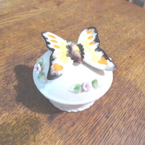 Vintage Lefton Butterfly Lidded Dish Trinket Covered Round 1950s 1960s Flowers Dresser/Bureau Vanity Home Decor