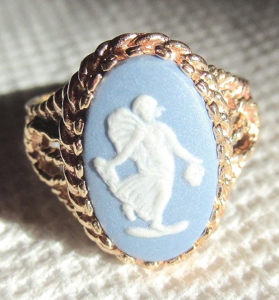 Vintage 14kt. Wedgwood Ring Size 7, Blue & White Jasperware