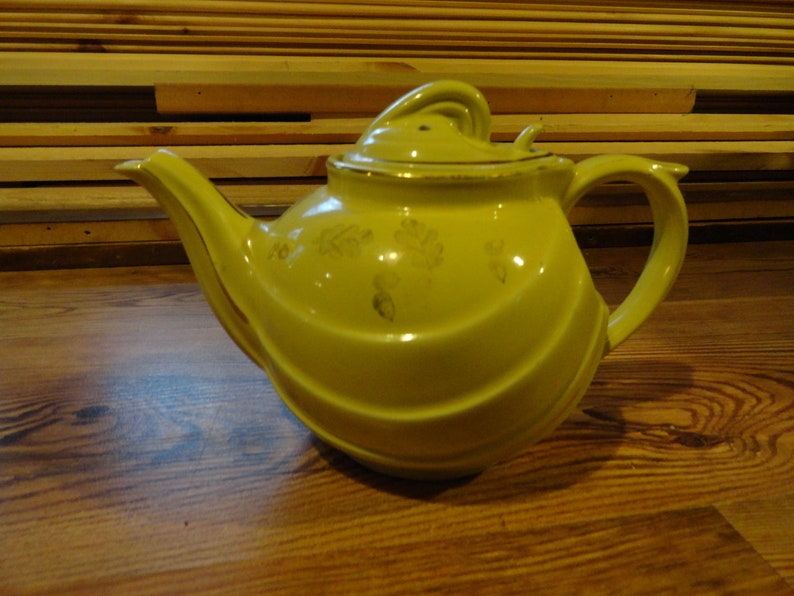 Vintage 1940s Sunshine Yellow HALL Teapot Gold Tone Accents Etsy