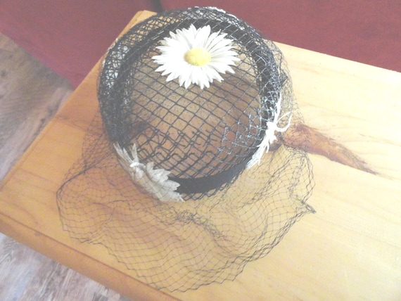 Vintage Black Hat With White Daisy Flowers, Netting & 2 