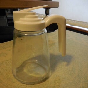 Vintage Gemco Clear Glass & White Plastic Maple Syrup Dispenser, Creamer Screw Cap Top 1970s Dispenser Kitchen Pitcher image 2