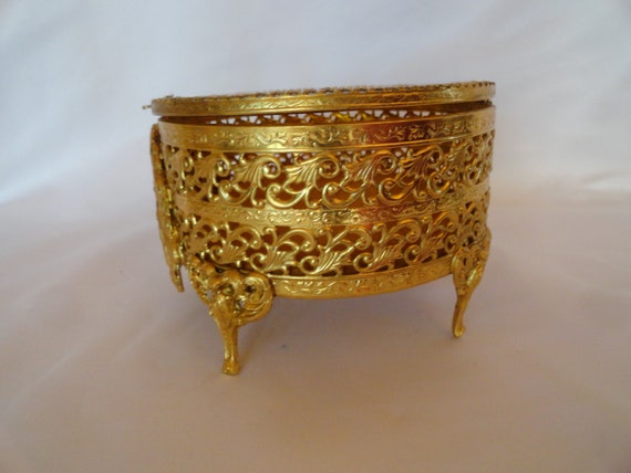 Vintage Oval Gold Tone Filigree Metal Jewelry Box… - image 6