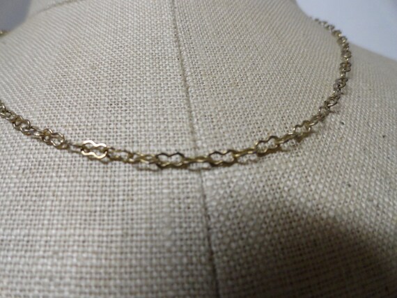 Vintage Women's Gold Tone Chain Necklace Dainty S… - image 2