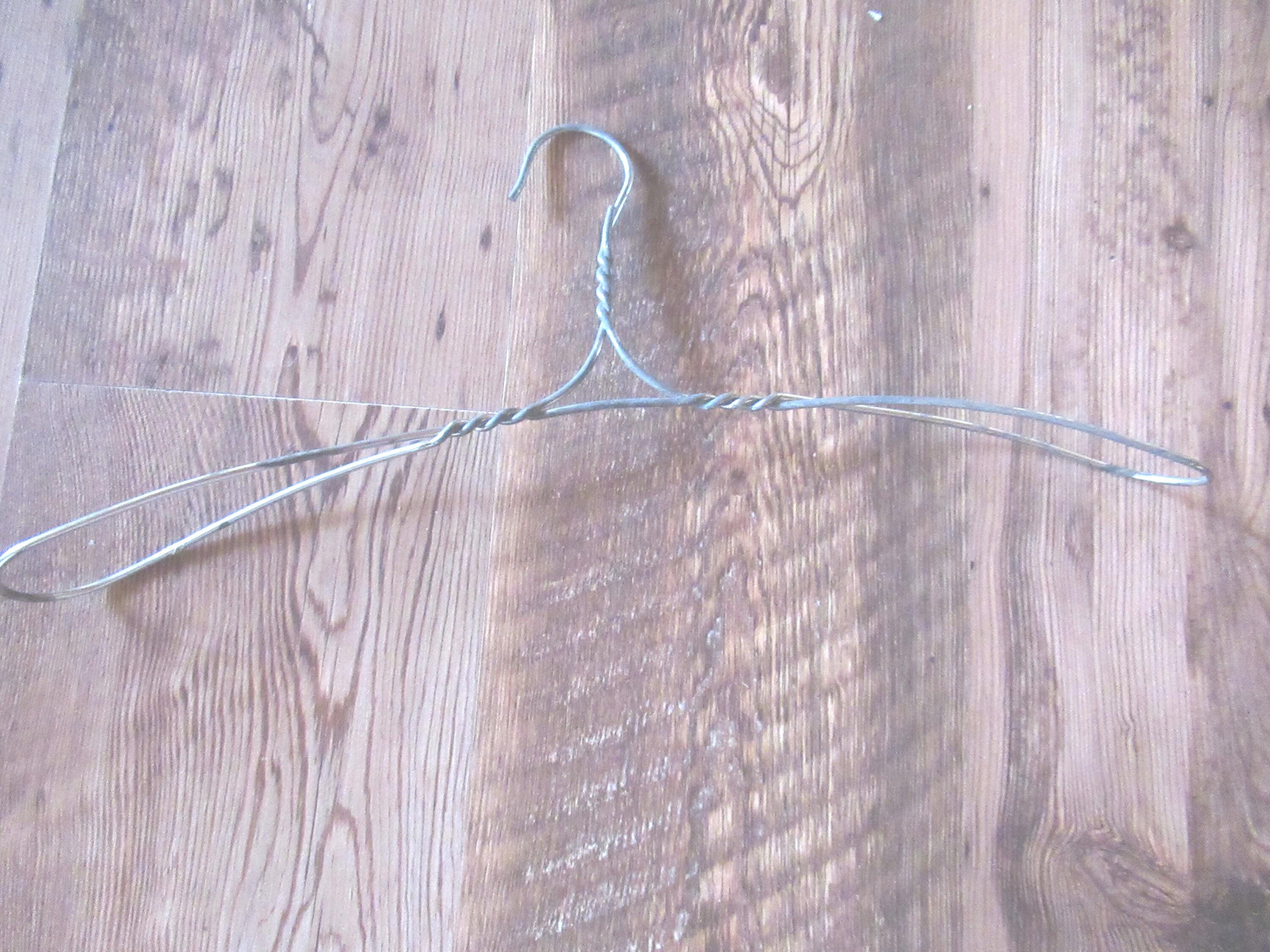 90's «Coat hanger » vintage デザイナーズ Vintage Twisted Metal Wire Clothes Hanger, Art Deco, Large, 1920s
