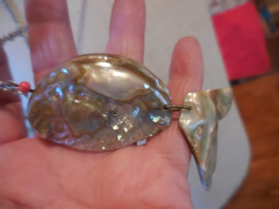 Vintage Women's Large Abalone Shell Fish Necklace… - image 2