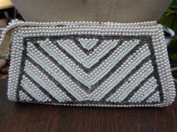 Vintage Women's Purse Glass & Plastic Beaded Whit… - image 1