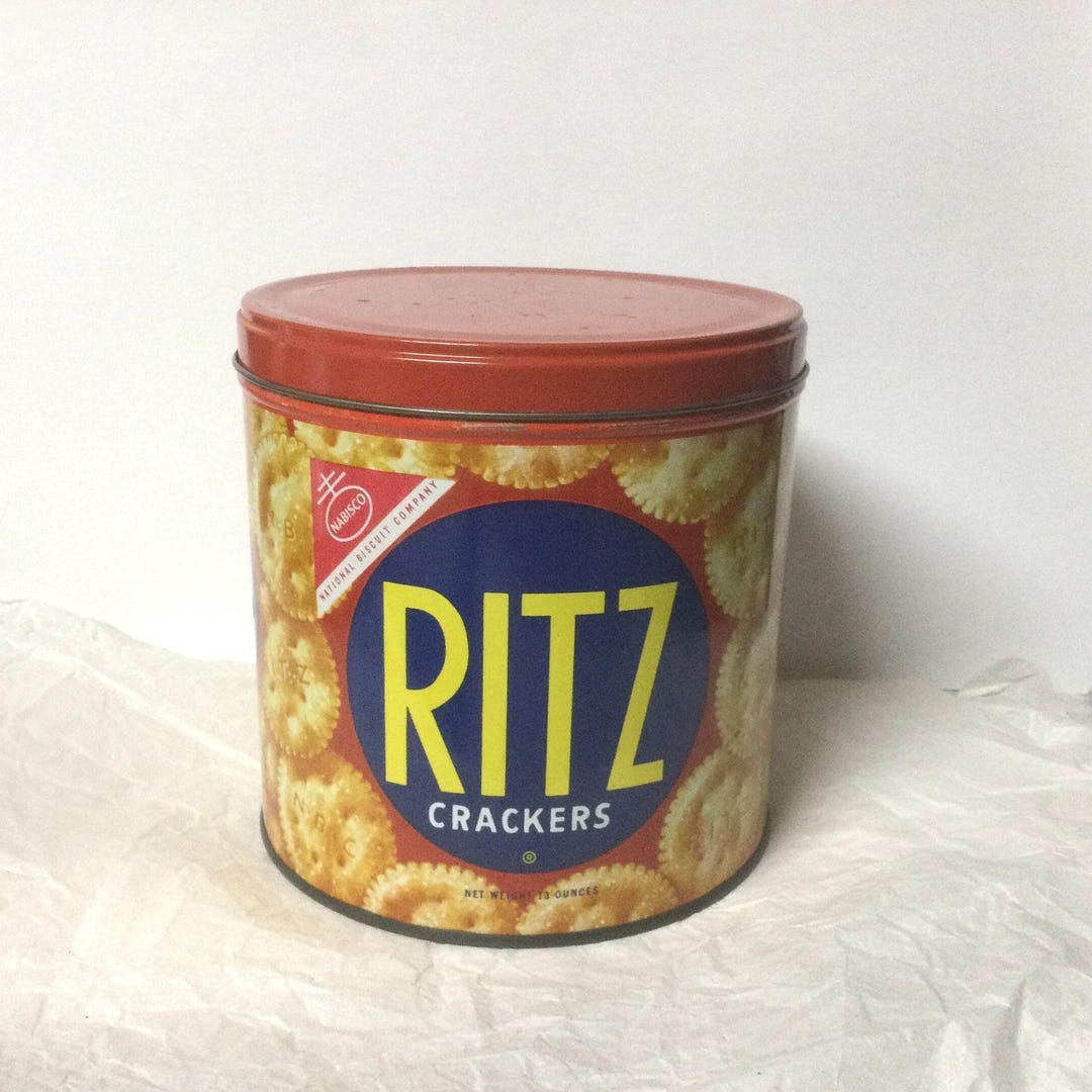 ヴィンテージ レトロ RITZ 空き缶 Vintage Ritz Crackers Round Tin Red/blue/gold Kitchen Decor