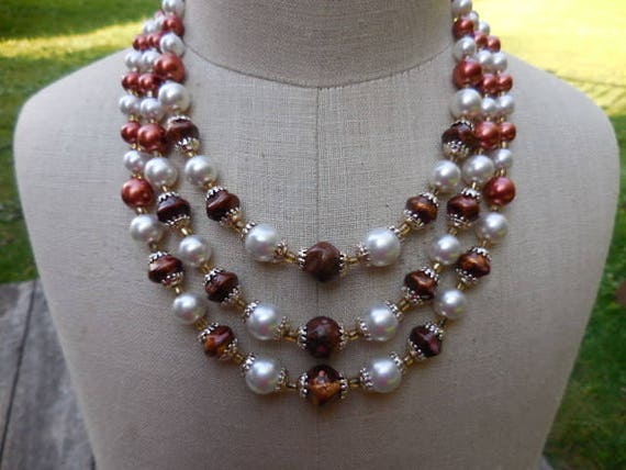 Vintage Women's Triple Strand Brownish Pink Beade… - image 1