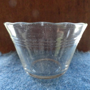 Vintage Pyrex Custard Cup Dessert Dish Clear Glass Bowl USA #462 5 oz. Used Tapered 1950s 1960s Slight Scalloped Edges Retro Kitchen