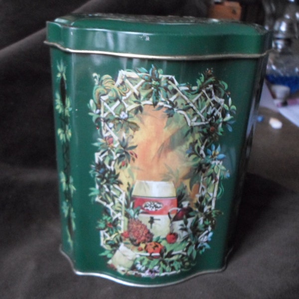 Vintage Avon Green Christmas Tin Fruit Motif Made in England Green Gold 1981 Small Metal Pineapples Retro Small Storage 1980s