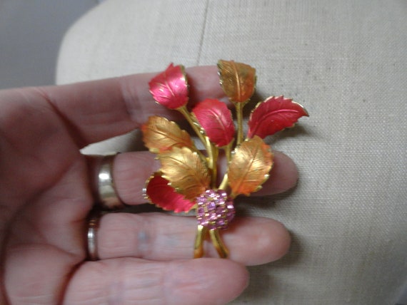 Vintage Women's Pink & Orange Leaf Pin Gold Tone … - image 3