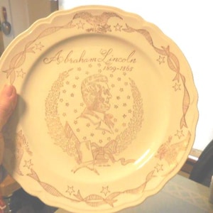 Vintage Abraham Lincoln Plate Cream Colored Gold 1809-1865 Display Eagle Ribbons Stars Sixteenth President 1950s 1960s