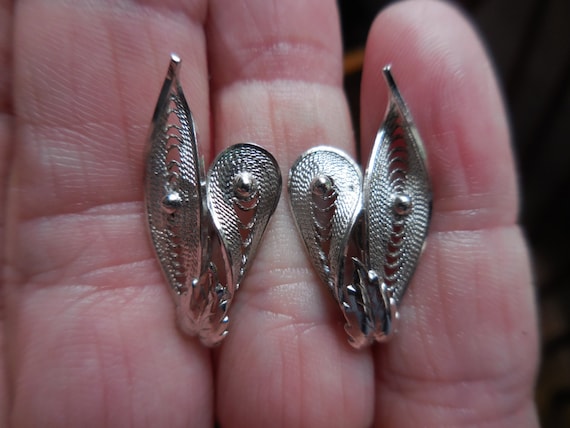 Vintage Women's Sterling Silver Leaf Like Earring… - image 1