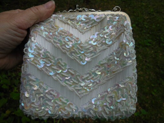 Vintage Women's Off White Purse Iridescent Bugle … - image 4