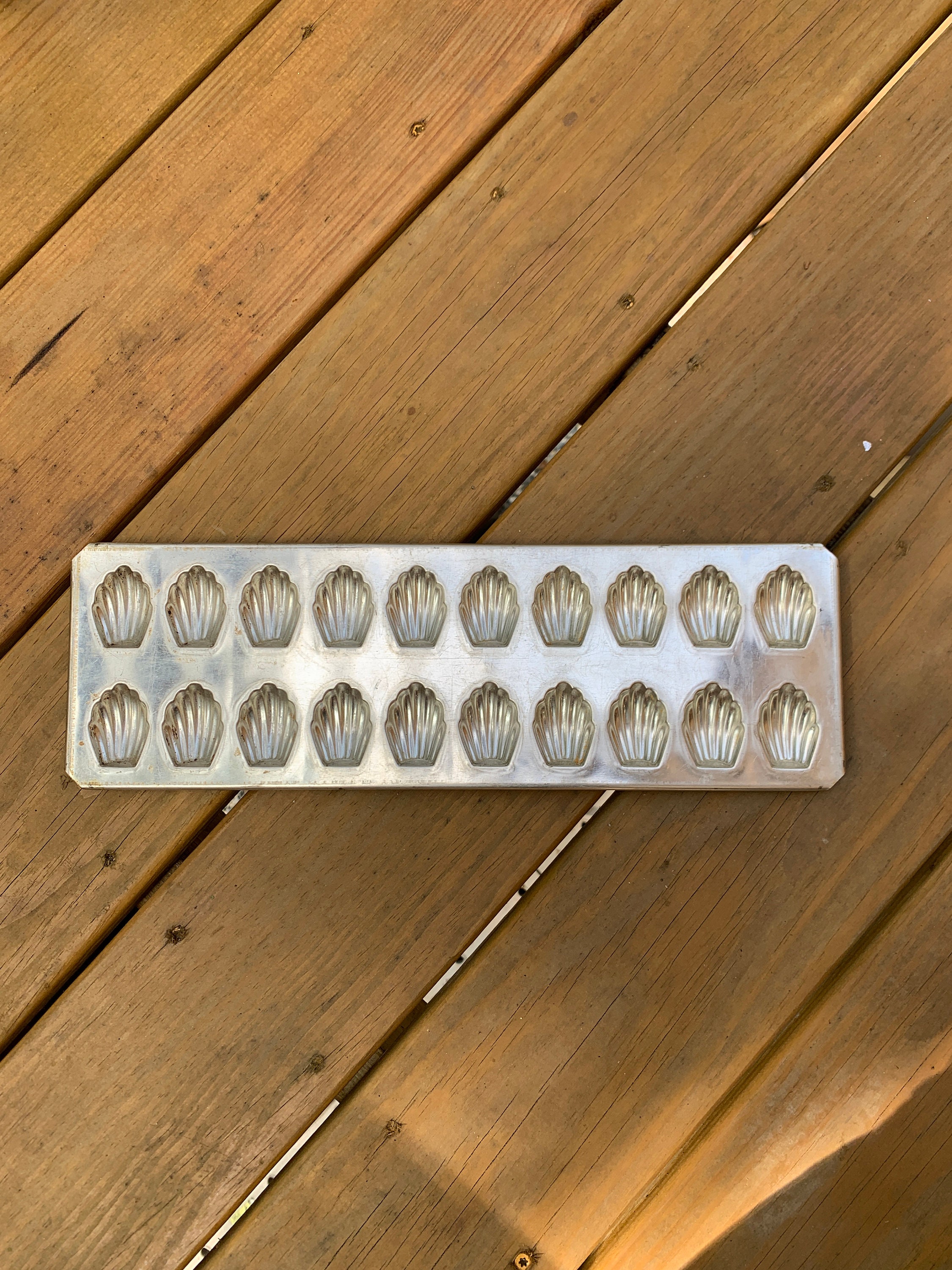 Vintage 1930s to 1940s Chocolate Shell Mold Tin Kitchen Decor Etsy