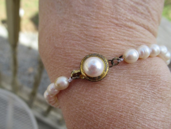 Vintage Women's Fresh Water Pearl Bracelet Off-Wh… - image 2