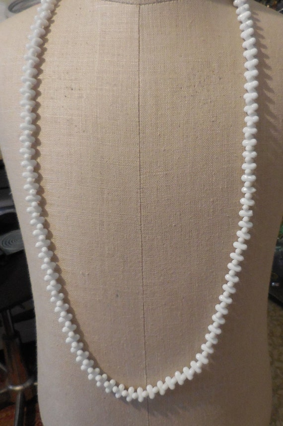 Vintage Women's Long Necklace White Glass Beaded N