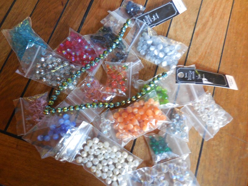 New Glass Round Faceted Bead Lot Mix of Colors 7mm and 8mm Jewelry Making Supplies Crafting Mixed Lot Cat/'s Eye BlueGreenOrangeGrayRed