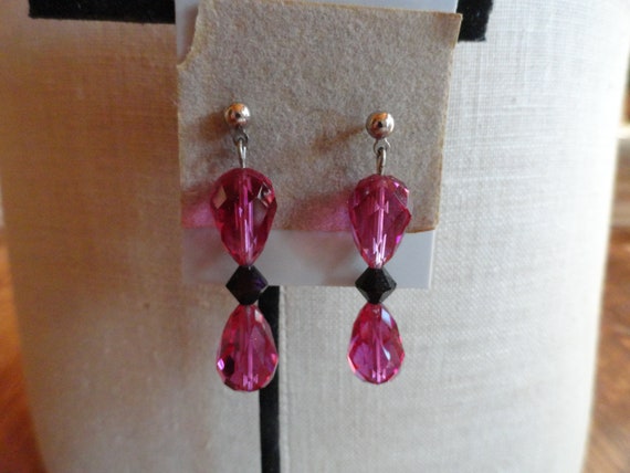 Vintage Women's Hot Pink & Black Glass Bead Earri… - image 1