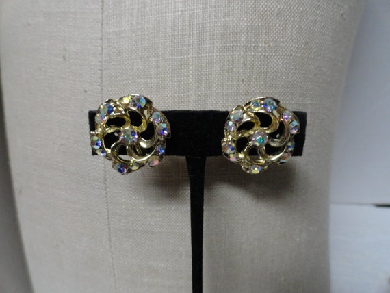 Vintage Women's Iridescent Rhinestone Earrings Go… - image 2