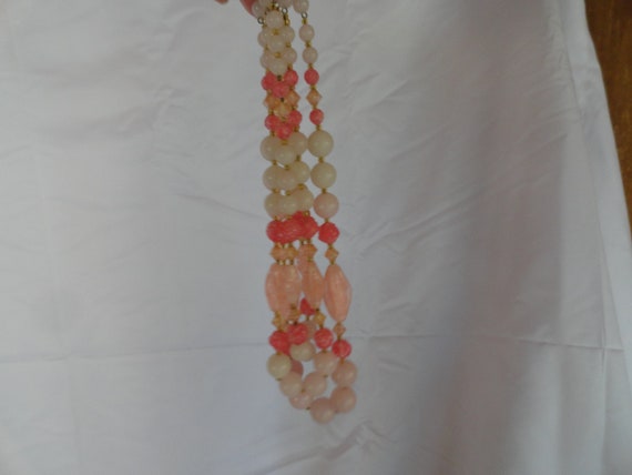 Vintage Women's Pink Beaded Necklace Gold Tone Ad… - image 5