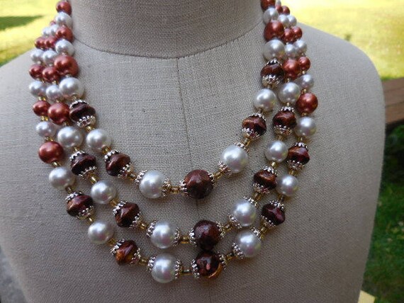 Vintage Women's Triple Strand Brownish Pink Beade… - image 4