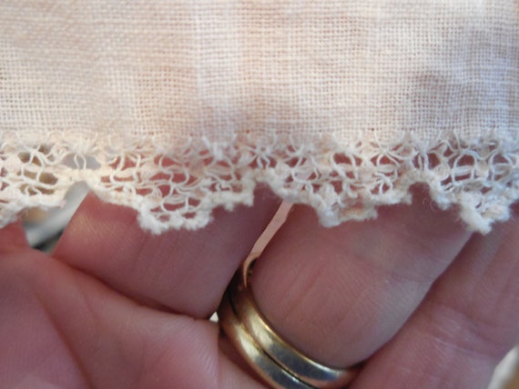 Vintage Women's Light Pink Handkerchief Scalloped… - image 4