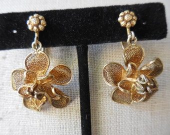 Vintage Women's Vermeil Flower Earrings Sterling Silver Gold Tone Screw Backs Marked Non Pierced European Silver 1940s 1950s