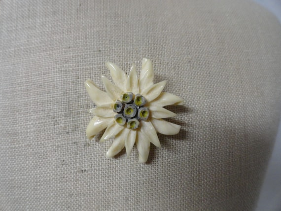 Vintage Women's Small Celluloid Eidelweiss Flower… - image 1