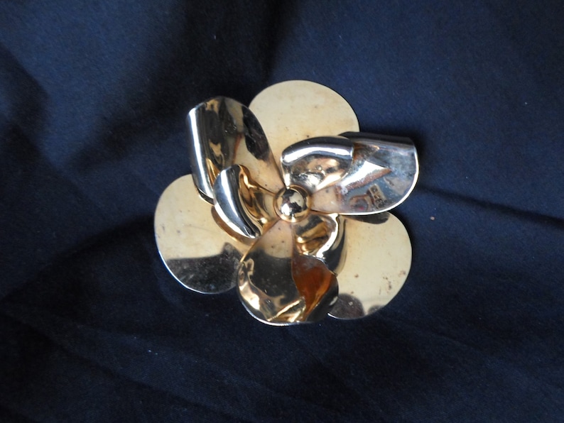 Vintage 1960s to 1970s Big Gold Flower Brooch For Wear Or Repurposing Shiny Large Huge Gold Tone