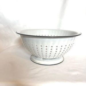 Vintage Enamel Colander White with Black Trim, Kitchen, 1940s-60s, Farmhouse Decor
