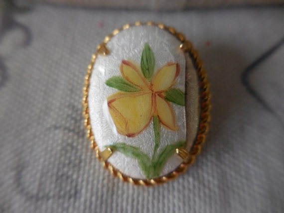 Vintage Women's Small Oval Guilloche Pin Yellow D… - image 4