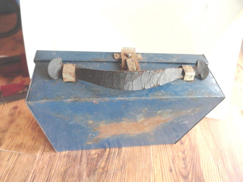 Vintage Blue Metal Lunchbox, Child's, Thermos, 1920s-40s image 6