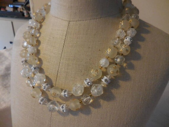 Vintage Women's Double Strand White & Clear Glass… - image 6