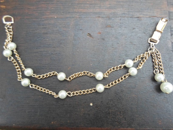 Vintage Women's Coro White Pearl & Gold Tone Brac… - image 5