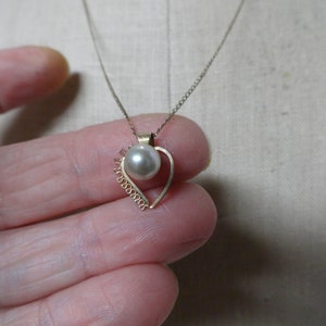 Vintage Women's or Girl's Heart & Light Gray Pearl Necklace Dainty Simple Little Girl's Gift Ladies Gift Feminine image 2