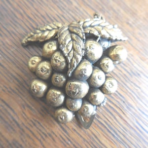 Vintage Berry Fur Clip Dress Clip Gold Tone Art Deco or Art Nouveau Metal Berries Ladies Accessory 1920s to 1940s