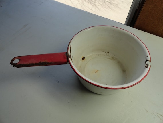 Vintage 1930s to 1950s Enamel Pot/pan White/red Rusty/chippy/rotted Plant  Holder Farmhouse/country Kitchen Retro Display No Lid Outdoors 