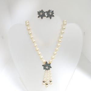 Vintage Pearl Green Necklace Earrings Set Gold Tone Knotted Rhinestones Post Pierced Wedding Mother of Bride